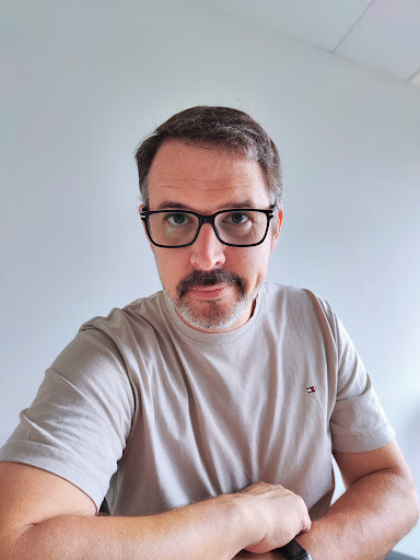 Headshot- Radim